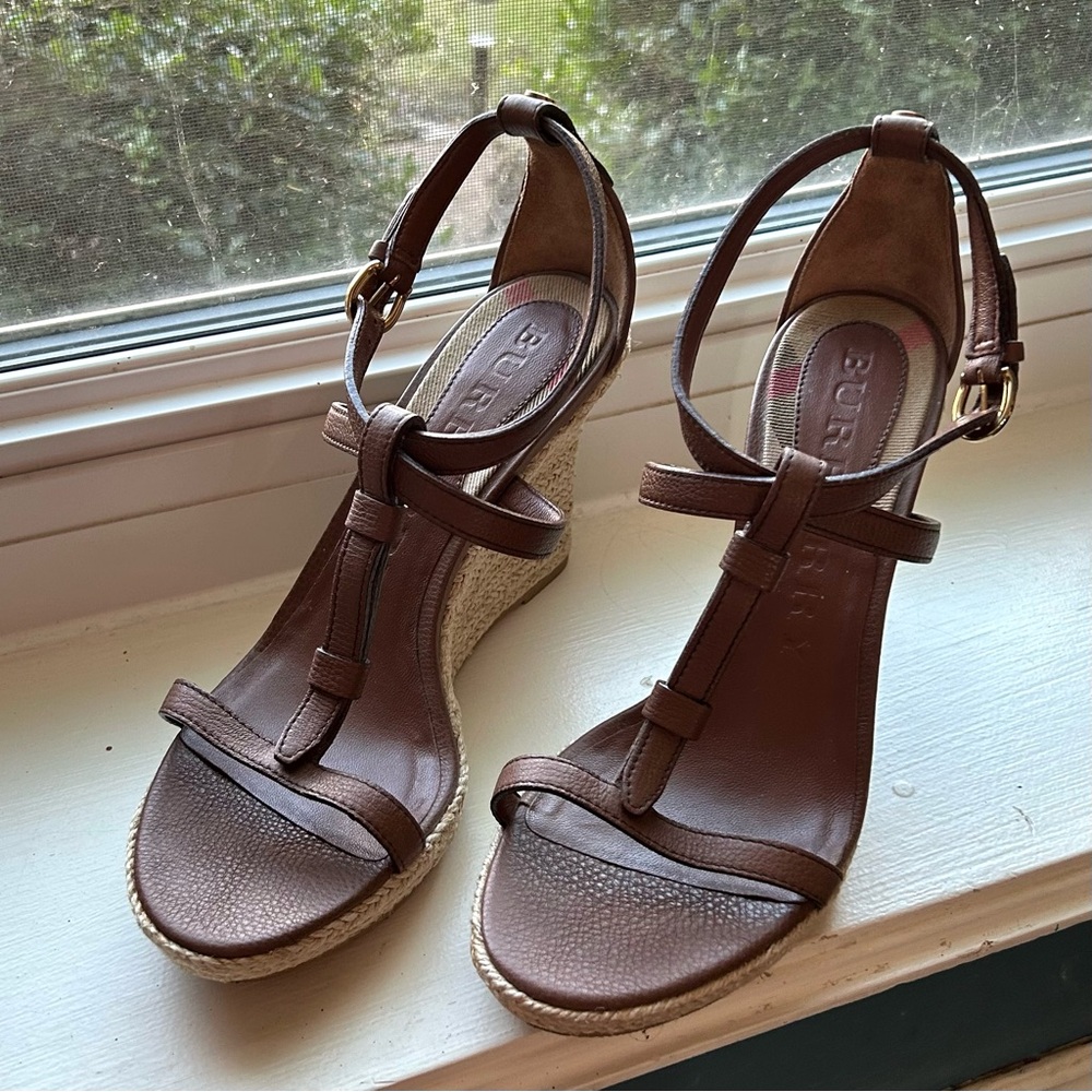 Burberry Brown Leather And Rope
Espadrille Wedge Sandals House Check